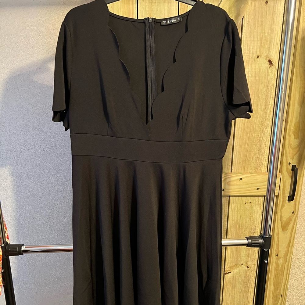 SHEIN Black Scallop Edge Dress SZ 1XL